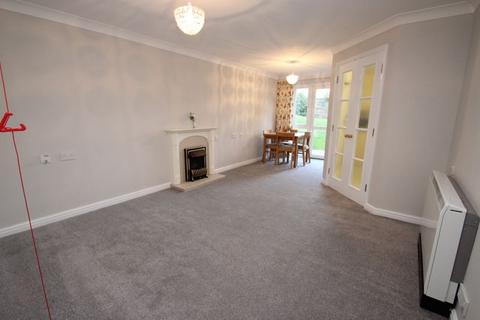undefined, Ground Floor - Garden Flat - Castle Court, Hadlow Road, Tonbridge, TN9 1QU