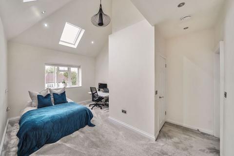 16 Downs Road, Purley, CR8 1DS