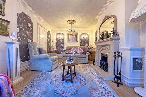 2 bedroom semi-detached bungalow for sale, Newman Road, TIPTON, DY4 0EN