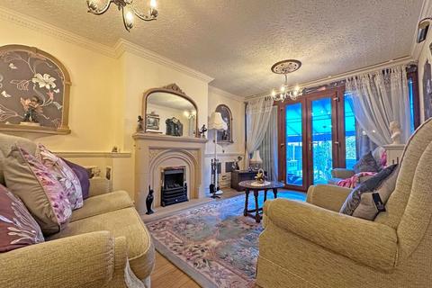 2 bedroom semi-detached bungalow for sale, Newman Road, TIPTON, DY4 0EN