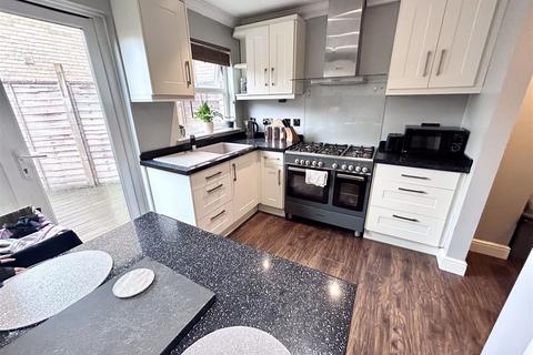 3 bedroom detached house for sale, St. Johns Road, Newport