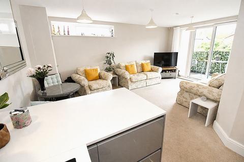 2 bedroom apartment for sale, Epsom