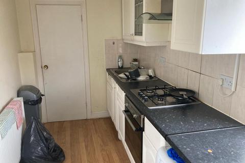 2 Bed Flats To Rent In London | OnTheMarket