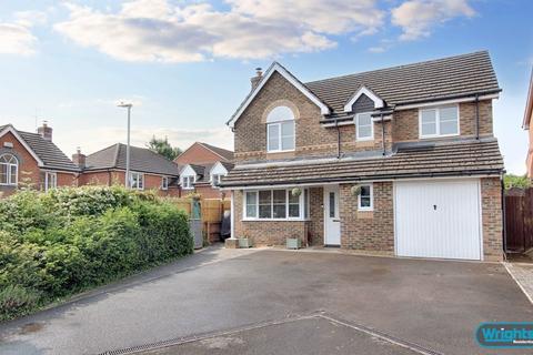 18 Salter Close, Trowbridge, BA14 7TD