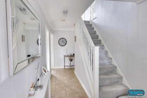18 Salter Close, Trowbridge, BA14 7TD