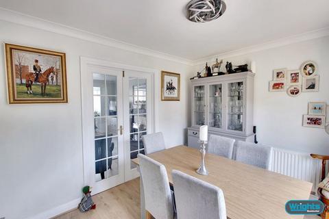 18 Salter Close, Trowbridge, BA14 7TD