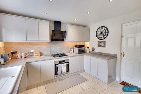 18 Salter Close, Trowbridge, BA14 7TD