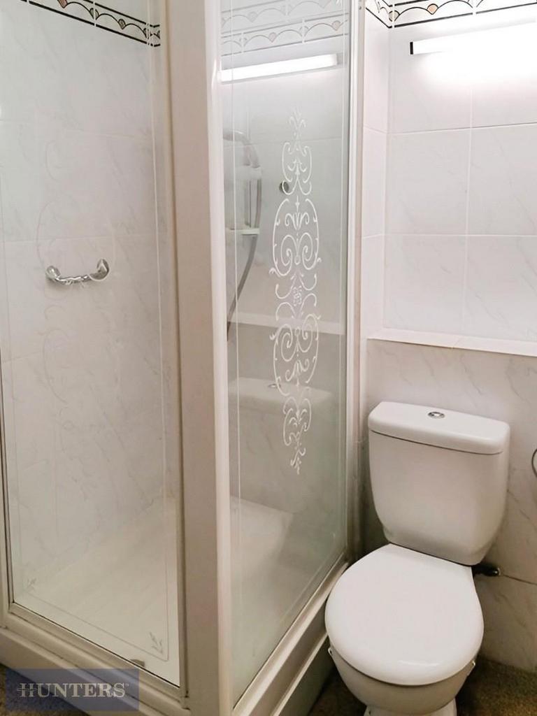 B731eb50-Shower 20 Room.jpg