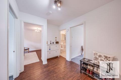 2 bedroom apartment for sale, Sandford Court, Bosworth Road, Barnet EN5