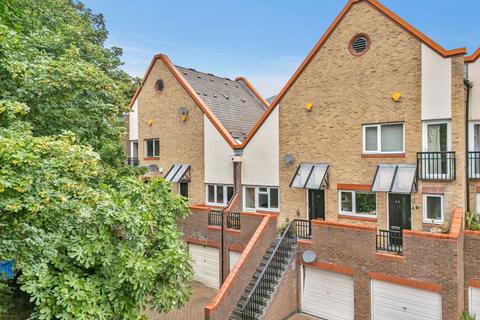 22 Admiral Place, London, SE16 5NY