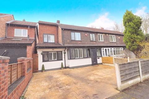 3 bedroom semi-detached house for sale, Glen Avenue, Manchester M28