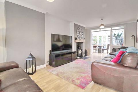 3 bedroom semi-detached house for sale, Glen Avenue, Manchester M28