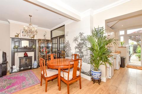 3 bedroom terraced house for sale, Milton Road, Southsea PO4