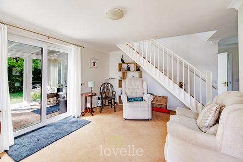 2 bedroom semi-detached bungalow for sale, Meadow View, Cleethorpes DN35