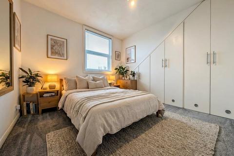 1 bedroom flat to rent, Leitrim House,  Worple Road, London