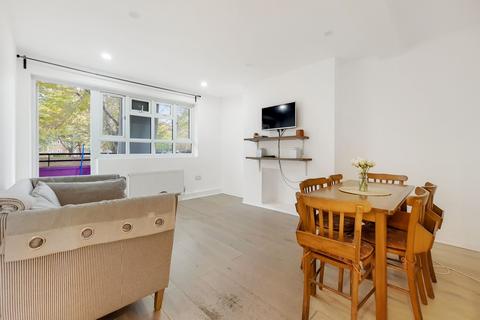 4 bedroom flat for sale, Busby House, Aldrington Road, London
