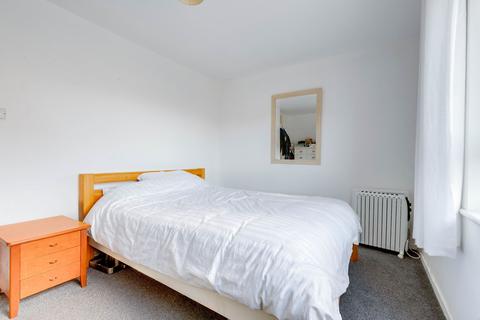 2 bedroom flat for sale, Flat , Martin Court,  Pelham Road, London