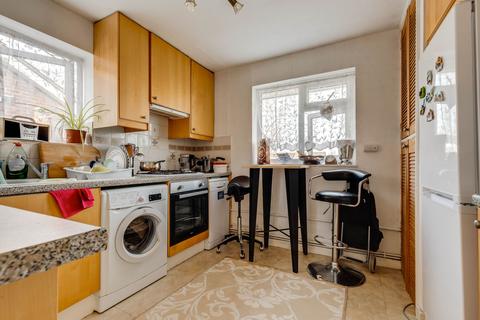 undefined, Flat , Pearson Court, Central Road, Morden