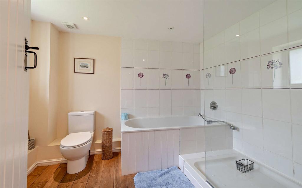 En Suite Bathroom