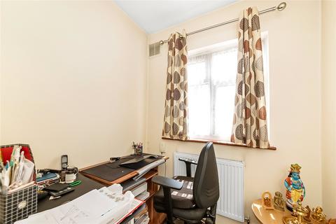144 Cecil Road, Croydon, CR0 3BL