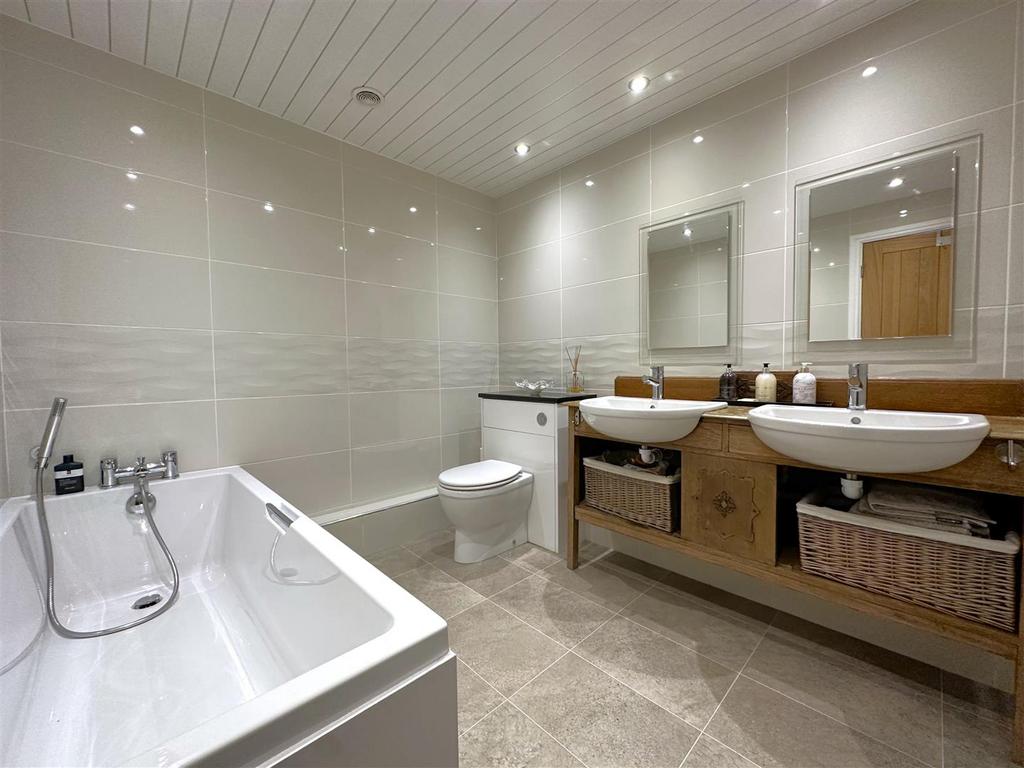 Bathroom 600
