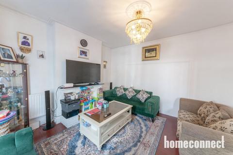 3 bedroom semi-detached house to rent, Lansdowne Road, Ilford