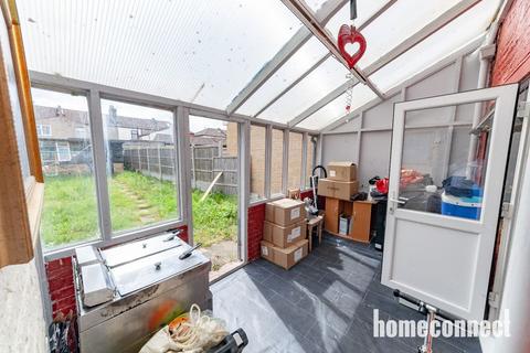 3 bedroom semi-detached house to rent, Lansdowne Road, Ilford