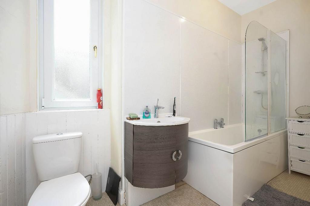 36 George Street - Bathroom