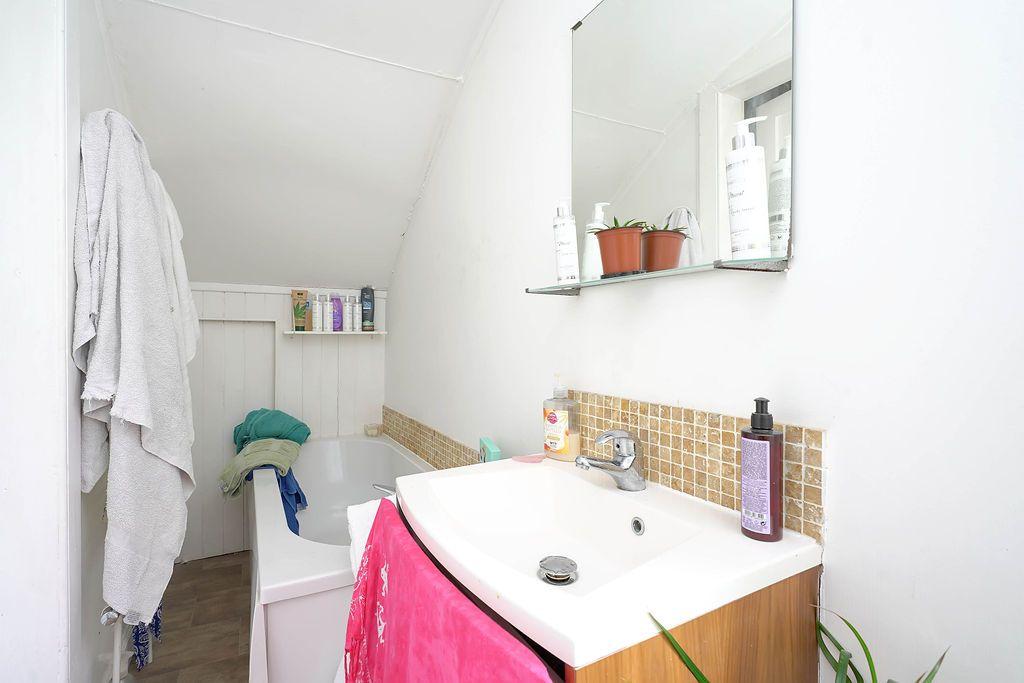 38 George Street - Bathroom