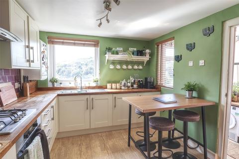 15 Broad Park Crescent, Ilfracombe, EX34 8DX