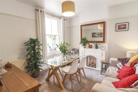 15 Broad Park Crescent, Ilfracombe, EX34 8DX