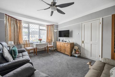 2 bedroom bungalow for sale, Mavis Avenue, Surrey KT19