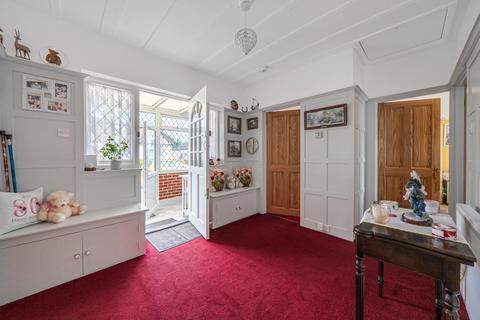 2 bedroom bungalow for sale, Mavis Avenue, Surrey KT19