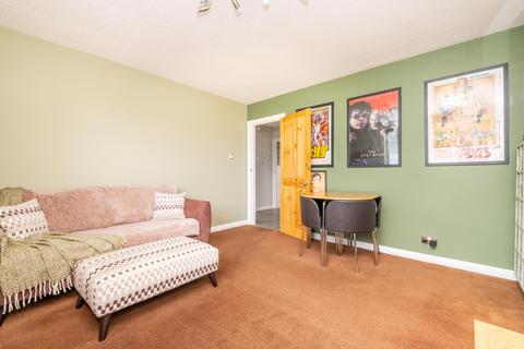 undefined, Sutton Common Road, Sutton SM1