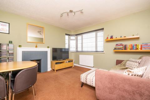 undefined, Sutton Common Road, Sutton SM1