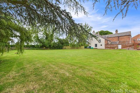 4 bedroom detached house for sale, Back Lane, Hull HU12