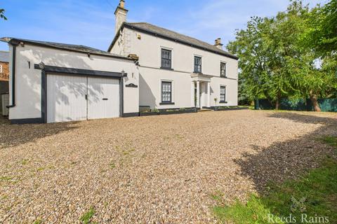 4 bedroom detached house for sale, Back Lane, Hull HU12