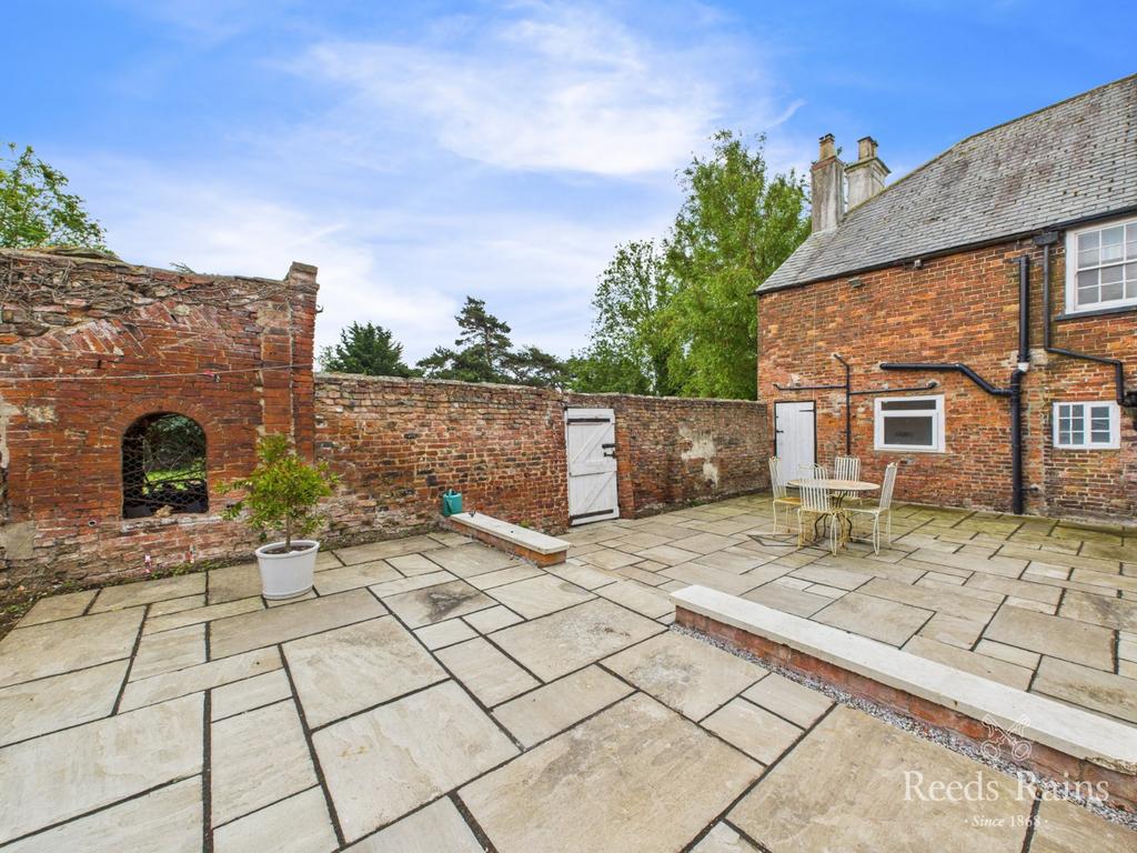 Rear Courtyard