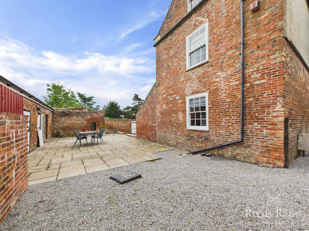 Rear Courtyard