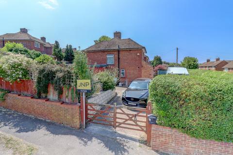 3 bedroom semi-detached house for sale, Oak Road, Buckinghamshire HP27