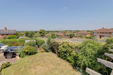 3 bedroom semi-detached house for sale, Oak Road, Buckinghamshire HP27
