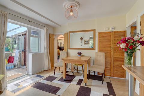 3 bedroom semi-detached house for sale, Oak Road, Buckinghamshire HP27