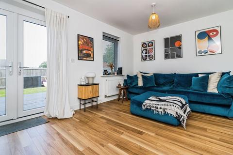 3 bedroom end of terrace house for sale, Bradford Road, Manchester M40
