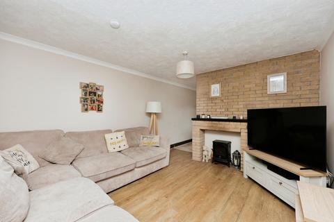 3 bedroom terraced house for sale, Ochiltree Court KY6