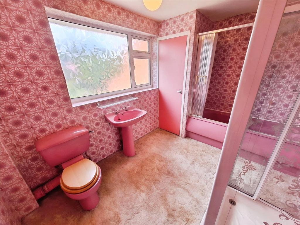 Bathroom/Shower