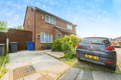 2 bedroom semi-detached house for sale, Farringdon Drive, Manchester M26