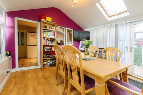 2 bedroom semi-detached house for sale, Farringdon Drive, Manchester M26