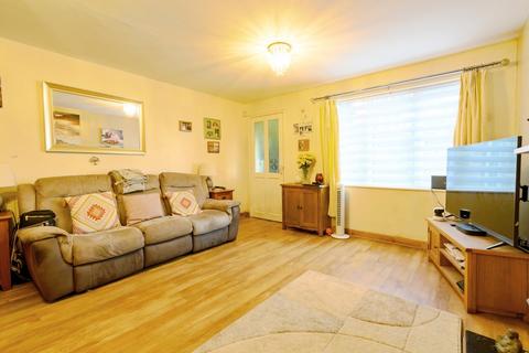 6 Farringdon Drive, Radcliffe, Manchester, M26 3WS