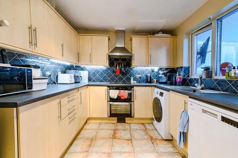 6 Farringdon Drive, Radcliffe, Manchester, M26 3WS