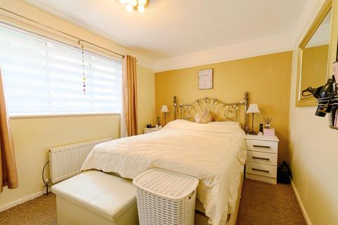 6 Farringdon Drive, Radcliffe, Manchester, M26 3WS
